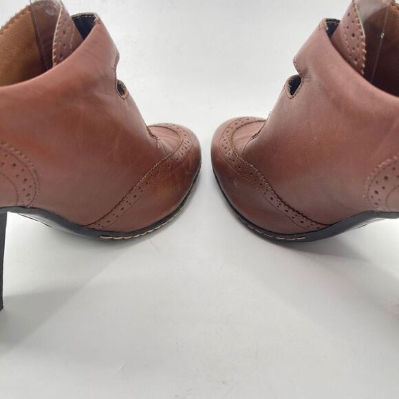 Sofft Womens Leather Bootie Heels Wingtip Buckle Strap Brown Size 7.5 M - Picture 9 of 15